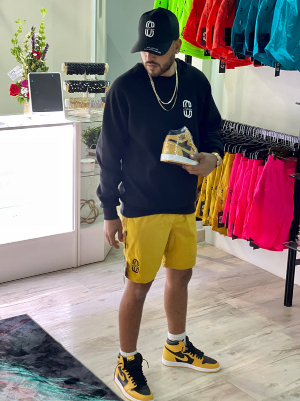 Long Sleeve Black and White Clean Clothing