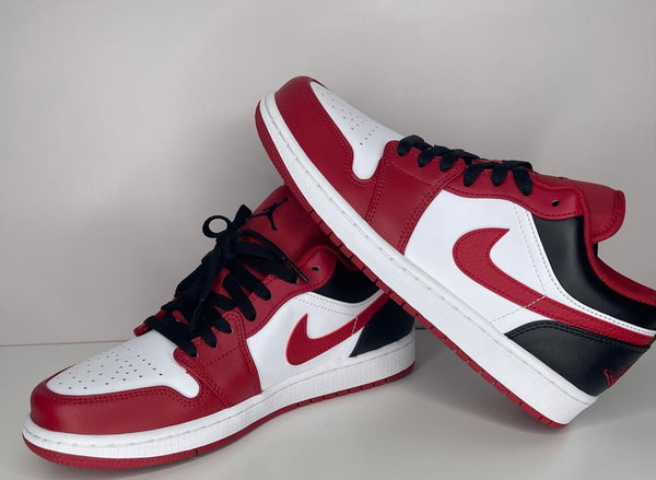 Jordan 1 “BLACK TOE”