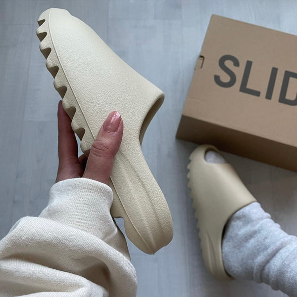 Yeezy Slide Bone 2022